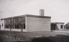 22304 Jeugdgebouw Ons Centrum . Opening op 27-04-1967.Zij-aanzicht,, 1967-08-01