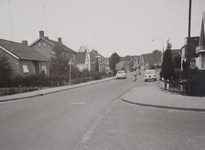 22378 Oerdijk na reconstructie. Vanaf kruising Timmermansweg richting Deventer., 1969-04-01