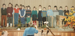 22909 Afscheid mej. W.H. Kleiboer als hoofd openbaar onderwijs te Diepenveen-dorp., 1983-12-09