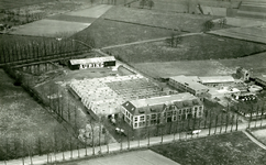 12 Luchtfoto Auping - Stegeman - vv. Daventria.Op de voorgrond de Diepenveenscheweg. KLM nr. 8438, 18-04-1929