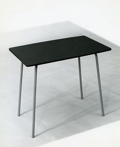 291 Auping meubelen: Lage tafel model 560., 01-01-1960 - 31-12-1965