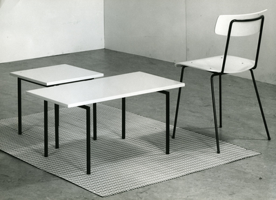 295 Auping meubelen: Nachttafel model 570 en model 571 en stoel model 572, 01-01-1961 - 31-12-1963