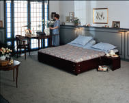 398 Klassieke jaren tachtig slaapkamer met het Auronde bedmodel 5000.Ontwerp Frans de la Hay, 01-01-1980 - 31-12-1985
