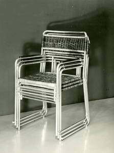 472 Stalen stoel. Stapelbaar, 01-01-1933 - 31-12-1938