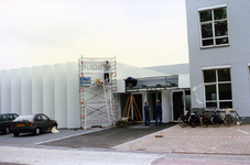51 Nieuwe hoofdingang na grote verbouwing. Laan van Borgele, 01-01-1987 - 31-12-1987