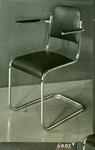 618 Stoel, in All-steel uitvoering met gestofferde zitting en rug, 01-01-1936 - 31-12-1950
