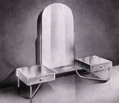 678 Toilettafel. In Hout-Staal combinatie, met kristal-glazen legblad, 01-01-1940 - 31-12-1950