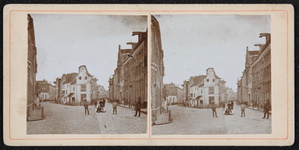 39 Nieuwstraat hoek Leusensteeg. Stereokaart met rode rand, 1880-01-01