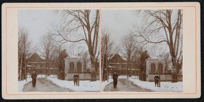 45 Worp - Buitensocieteit in de winter, na 1888. Stereokaart met rode rand, 1888-01-01