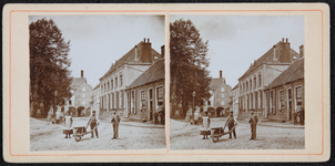 62 Graaf van Burenstraat nrs 1 t/m 7. Stereokaart met rode rand, 1880-01-01