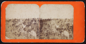 65 Vogelvluchtgezicht op Deventer vanaf de Lebuinustoren. Stereokaart op oranje karton, 1880-01-01