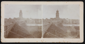 71 [D XVIII no.4] Gezicht op Deventer vanuit het Westen met Schipbrug en Lebuinuskerk, 1880-01-01