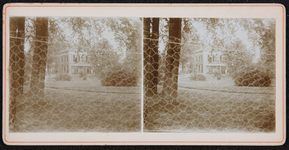 74 Gorssel, de Bloemkamp, huis familie Goozsen. Stereokaart met rode rand, 1905-05-25