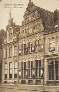 50726 Het hoekhuis Assenstraat 61/Brink is gerestaureerd in 1889/1890 door stadsbouwmeester Mulock Houwer, waarna het ...