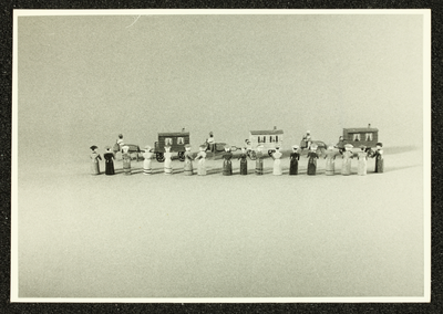 129 Wagens, getrokken door ezels + poppetjes. Collectie Speelgoedmuseum, 1973-01-01