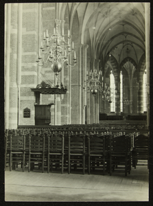 1331 Interieur Grote of Lebuinuskerk. Oudste delen dateren van jaar 1040., 1965-01-01
