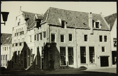 1347 Bergkerkplein, hoek Bergstraat., 1965-01-01