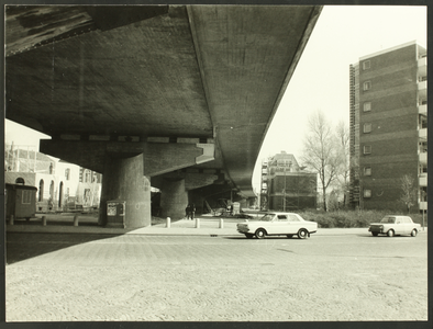 27 Wilhelminabrug, ter hoogte van de Bokkingshang en Pothoofd. Decorbouw voor de opnamen voor de film A bridge too far ...