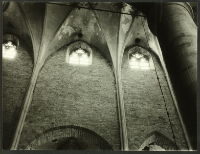 91 Interieur Bergkerk tijdens restauratie in 1970., 1970-01-01