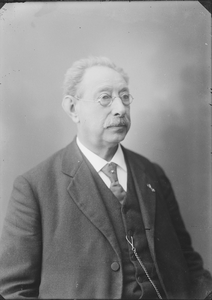 362 Portretfoto - R.H.B.S. Dr. J.J. Le Roy, directeur 1891 - 1915., 1906-01-01