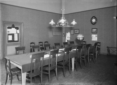 369 Deventer - Pontsteeg 11 - 13 (interieur).: Lerarenkamer Hogere Burgerschool HBS. In gebruik tot 1938., 1938-01-01