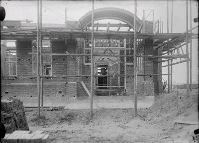 737 Gasfabriek in aanbouw. Ingang administratiegebouw., 1909-10-30