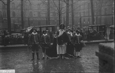 290 Sint Nicolaas op de Houtmarkt, bij de Boreelkazerne, 1900-01-01