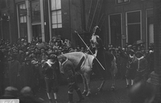 293 Aankomst Sint Nicolaas op de Brink - hoek Golstraat; Piet Schilder, 1900-01-01