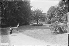 764 Rijsteborgherpark, kinderen in nette kleren, 1900-01-01