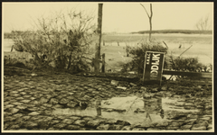 304 Walcheren. Gevolgen van de inundatie van oktober 1944., 1945-04-10