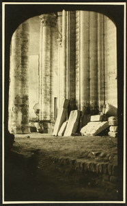 456 Arnhem. Verwoeste kerk (Eusebiuskerk?)., 1945-04-10