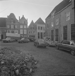 1771 Bergkerkplein. Druk verkeer met 2 rijscholen. Rechtsaf de Bergstraat., 1970-01-01