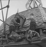 1790 Dakreparatie tijdens de restauratie van de Lebuinustoren. , 1960-01-01