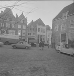 1792 Bergkerkplein. Geliefd bij de rijscholen voor het oefenen van de hellingproef. Rechts de Bergstraat., 1960-01-01