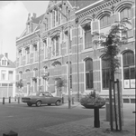 1805 Nieuwstraat 98 - 100: Gebouwd als postkantoor 1907- 1909 (arch. C. H. Peters). , 1960-01-01