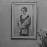 2401 Schilderij van mevr. R. Krooshof-Boonstra. directrice van de N.V. Deventer Schouwburg van 1949 tot okt. 1963., ...