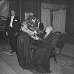2422 Deventer Schouwburg. Rika Hopper beëindigde haar toneelcarriëre in november 1954 als de keizerin-moeder Maria ...