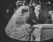 3872 Huwelijksvoltrekking van Prinses Irene en prins Carlos Hugo van Bourbon-Parma op TV., 1964-04-29