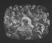 3878 Huwelijksvoltrekking van Prinses Irene en prins Carlos Hugo van Bourbon-Parma op TV., 1964-04-29