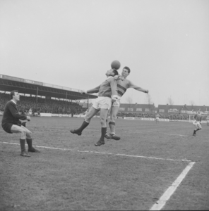 4290 Go Ahead. Voetbalwedstrijd in het Go Ahead stadion aan de Vetkampstraat., 1960-01-01