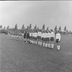 5394 Voetbalwedstrijd Nederland tegen Engeland in het Gemeentelijk Sportpark aan de Hanzeweg., 1960-01-01