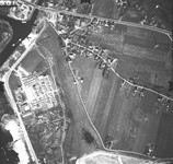 127 -LF Boven: Holterweg; links: regionaal woonwagenkamp;, 1971-03-29