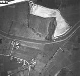 143 -LF Midden: Schipbeek; linksboven: Rijksweg E8 (A1) in aanleg., 1971-03-29