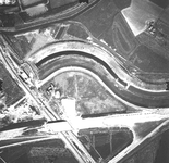154 -LF Aanleg rijksweg E8 (A1) met oprit. Midden: Schipbeek; linksboven: Koerhuisbeek., 1971-03-29