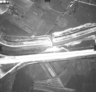 155 -LF Aanleg rijksweg E8 (A1). Midden: Schipbeek., 1971-03-29