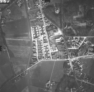 41 -LF Diepenveen - dorp. links: Zandwetering; midden: Wetermansweg; rechts/boven: Oranjelaan, Dorpsstraat; ...