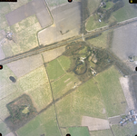 5077 -LFDI In het midden Huize Roobrug. Linksonder: het Ravenbosch, de voormalige zivervossenfarm. Boven: spoorlijn ...