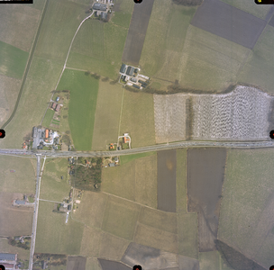 5123 -LFDI Centraal: Raalterweg; linksboven: wetering Grote vloedgraven; linksonder: Boxbergerweg., 1996-04-05