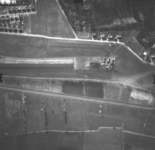 83 -LF Midden: Zandwetering; boven: Prins Willem Alexanderweg, Prins Bernhardweg., 1971-03-29