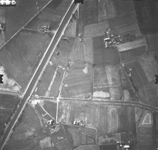 86 -LF Onder: Zandwetering; links: Overijssels kanaal., 1971-03-29